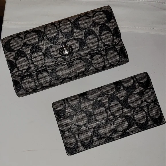 Coach leather wallet and checkbook sleeve - Picture 1 of 2
